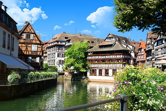Tous vos déplacements en VTC depuis Strasbourg et l'Alsace